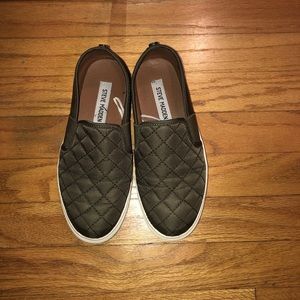 Steve Madden Canvas shoe olive green
